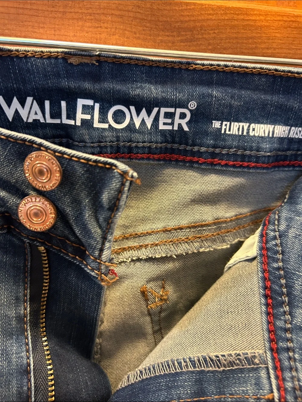 Wallflower women’s Dark Blue Slim Jeans with Faded Finish